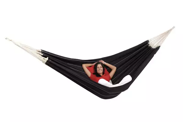 「【2020年・ハンモック特集】キャンプなどのアウトドアはもちろん、自宅でも大活躍する最新＆人気のハンモック10選」の画像