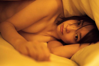 ギリギリ限界の肌露出で魅せる山崎真実の写真集『ひととき』の発売記念イベントが開催決定！
