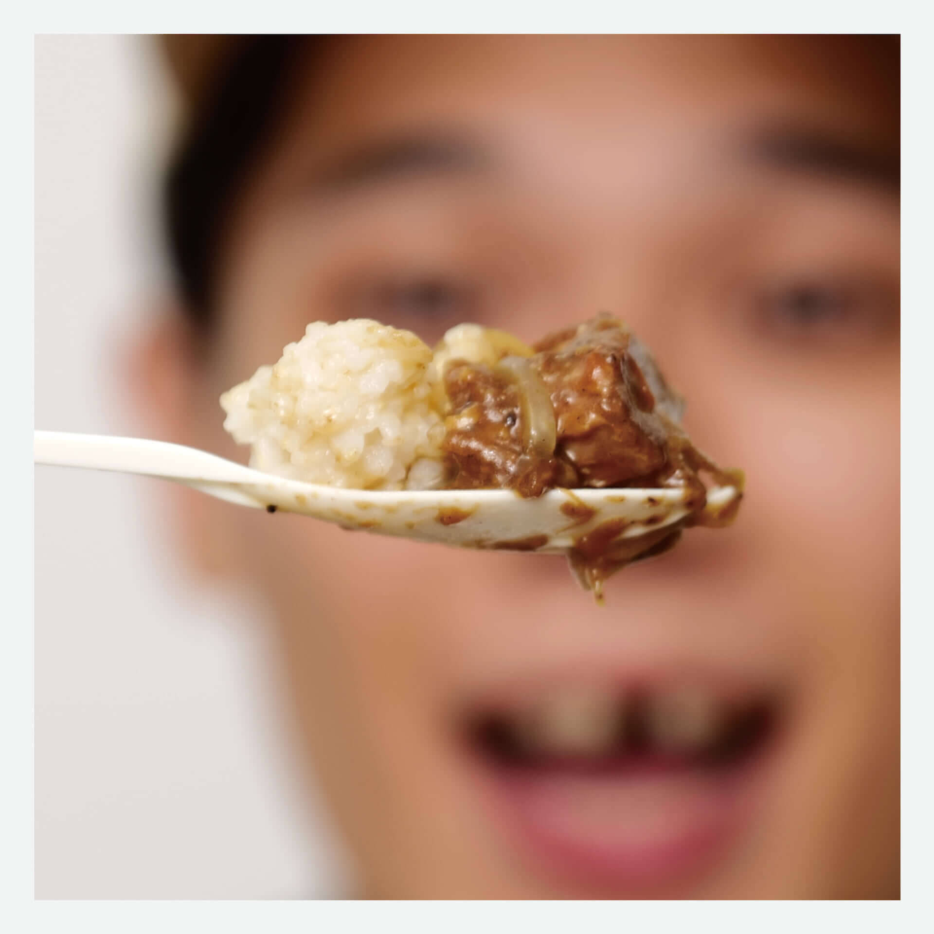 松㟢翔平のオリジナルレシピによる『小黑滷肉飯』が渋谷PELLS coffee＆barにて販売開始！「味覚で台湾を感じていただけたら」