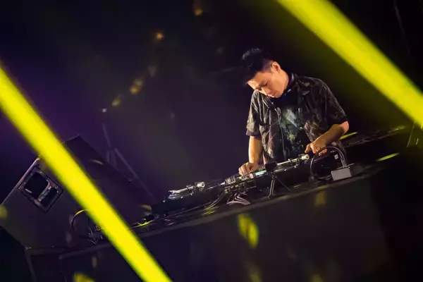 「DJ KENTARO、JUN INOUE、藤舎貴生によるセッション＆ドキュメンタリー映像が〈Tongpoo〉より公開決定！次回作にはPUNPEEが登場」の画像