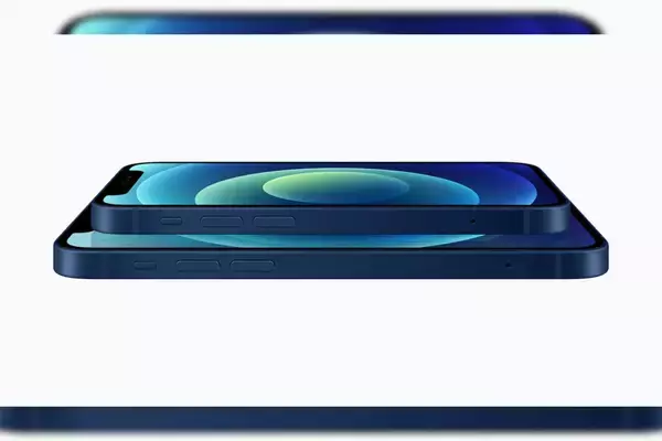 「iPhone 12シリーズにはAirPodsなどのアクセサリーを充電できる双方向充電機能が搭載済み？特許内で示唆」の画像