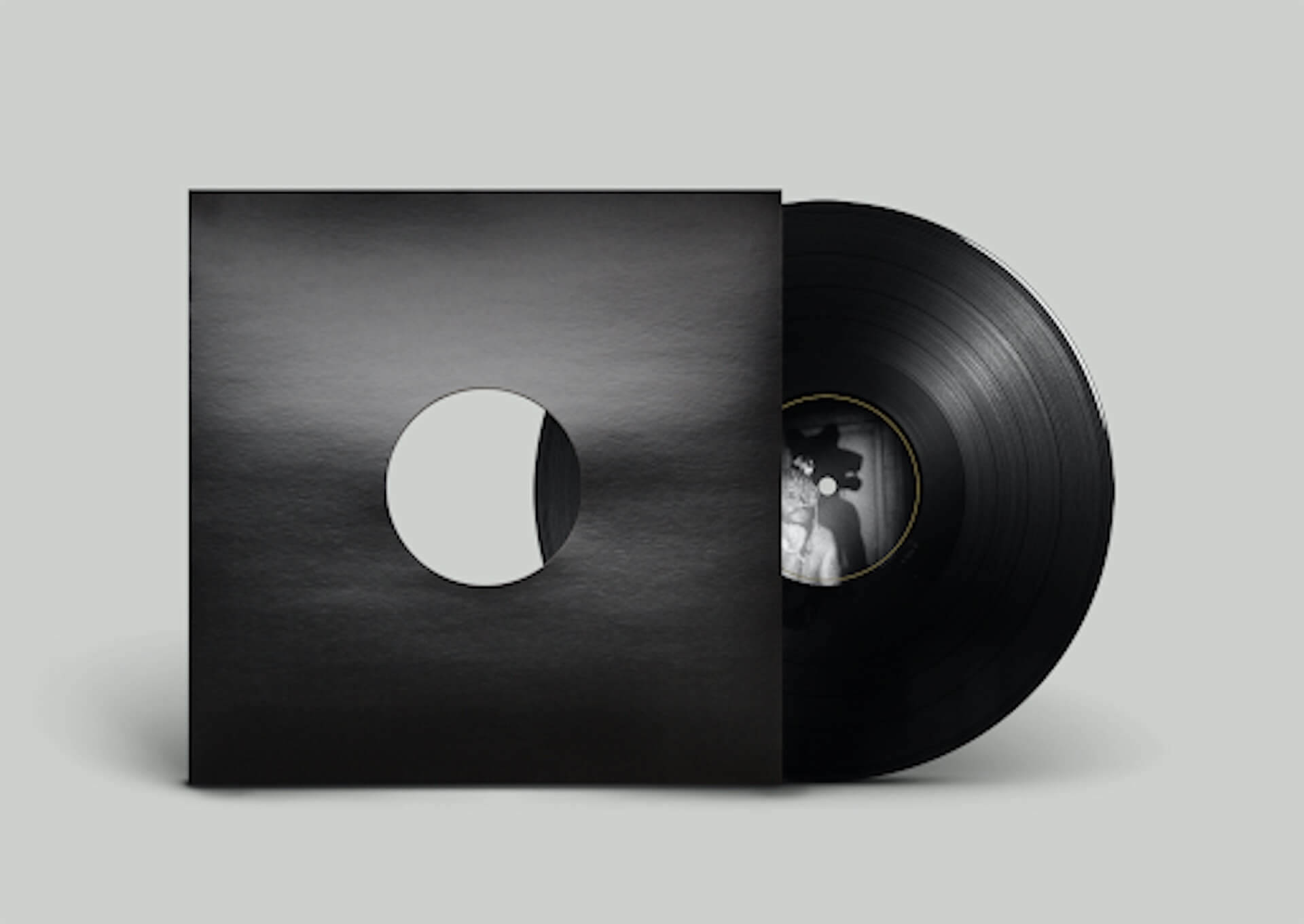 Thundercatと親交の深いAriana Grandeが人気曲“Them Changes”のバーチャルパフォーマンスを披露！