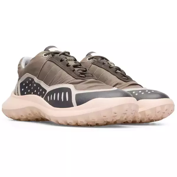 「CAMPERからGORE-TEX SURROUND搭載のハイブリッドスニーカー「サーキュラー」秋冬モデルが登場！防水・透湿性に優れたモデル」の画像