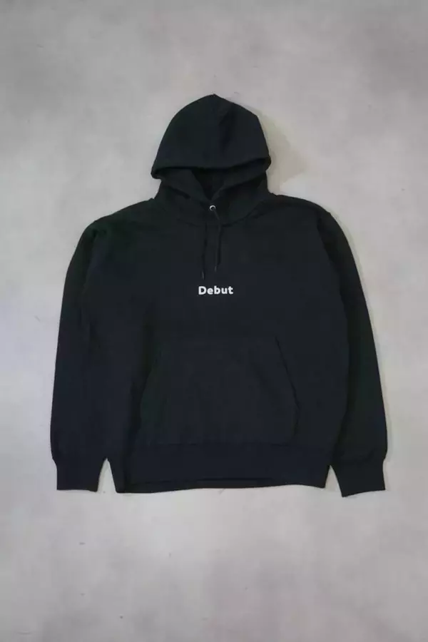 「Ryohuの1st Album『DEBUT』リリースを記念したポップアップが開催決定！オカモトレイジリミックス曲付属のフーディーが登場」の画像