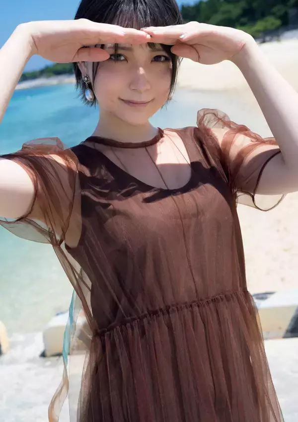 「“ぱんつの姫”ことあまつまりなが魅惑のぱんつ姿を大胆に披露！2nd写真集『あまつまりな写真集「空蝉～うつせみ～」』が本日発売」の画像