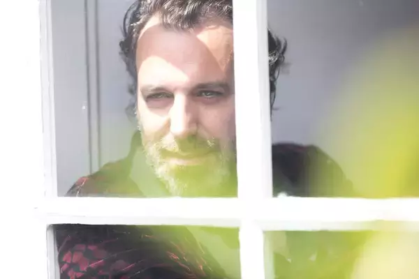 「Chilly Gonzalesがクリスマス・アルバム『A very chilly christmas』リリース記念にスペシャルライブ配信を開催！クリスマス・ミックステープもリリース」の画像