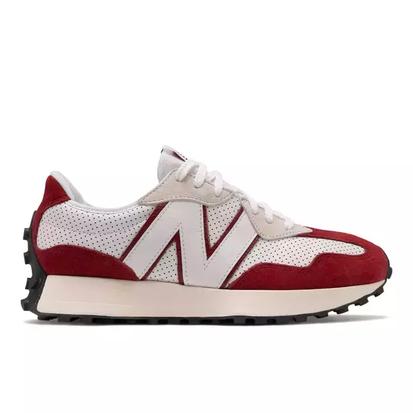 「ニューバランスの人気モデル「327」に新色『327 primary pack』が登場！キャンペーンビジュアルにはハリー・ハドソンを起用」の画像