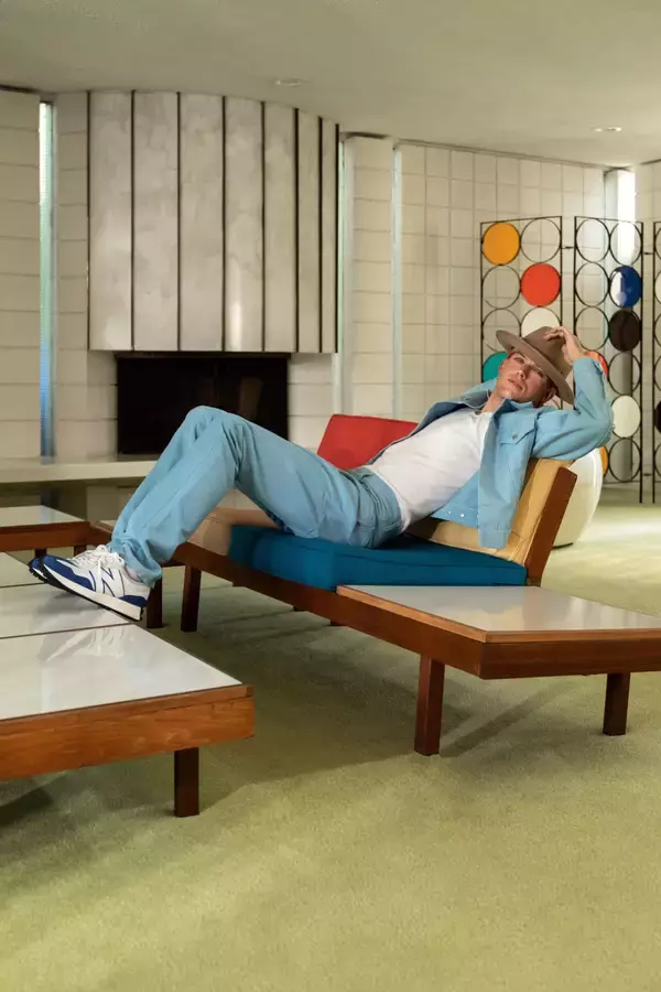 「ニューバランスの人気モデル「327」に新色『327 primary pack』が登場！キャンペーンビジュアルにはハリー・ハドソンを起用」の画像