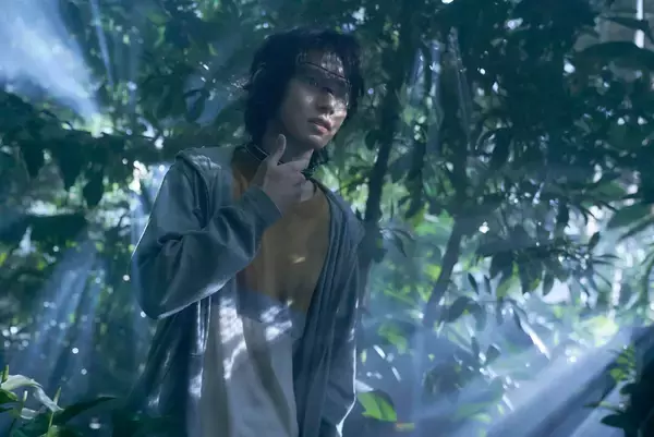 「山崎賢人＆土屋太鳳W主演のNetflixオリジナルシリーズ『今際の国のアリス』が本日より配信開始！土屋太鳳がアクションシーンに挑む本編映像も解禁」の画像