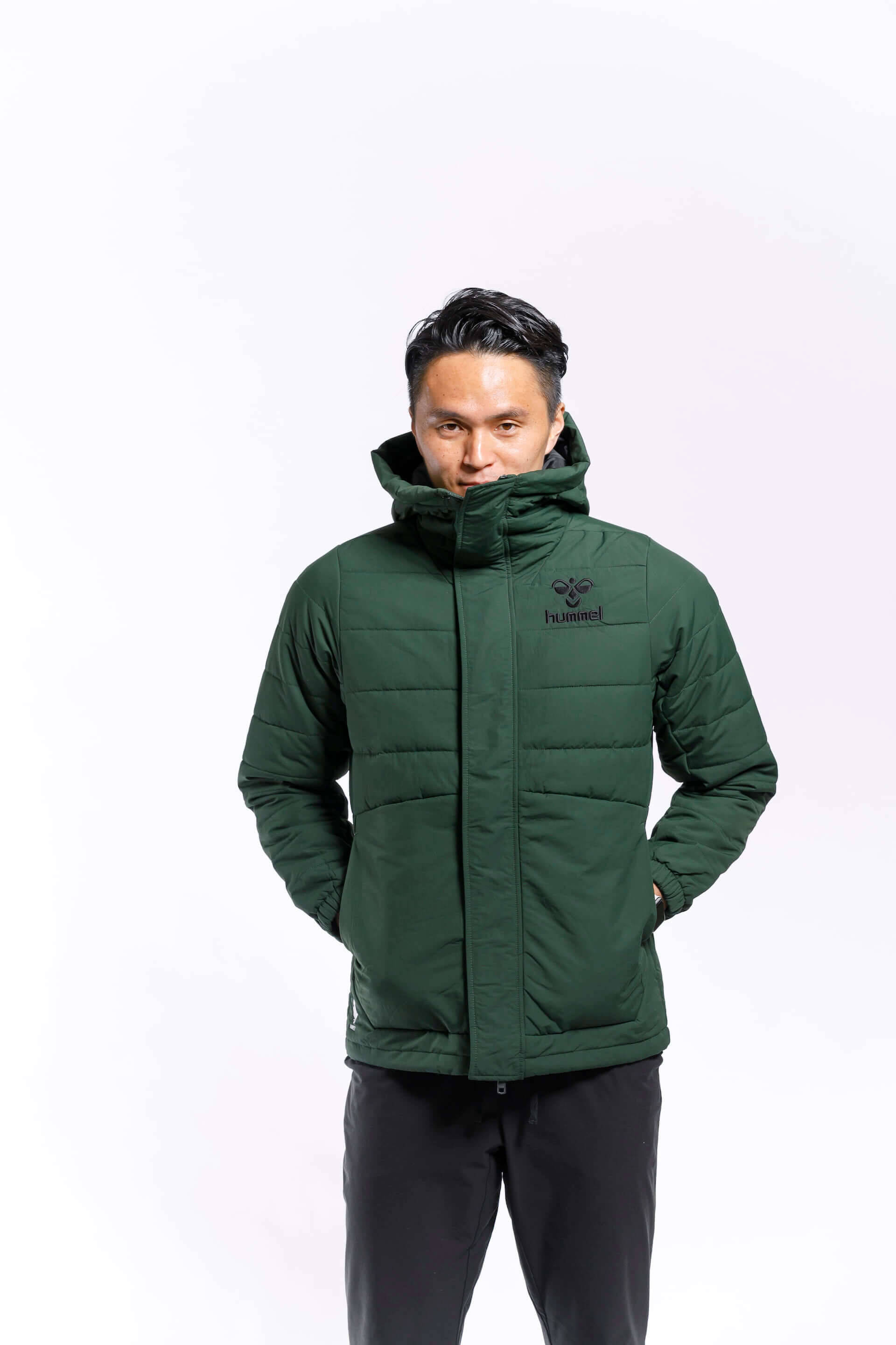 冬のスポーツシーンにもおすすめ ヒュンメルとサッカーチーム ツエーゲン金沢によるコラボジャケットが発売 年12月16日 エキサイトニュース