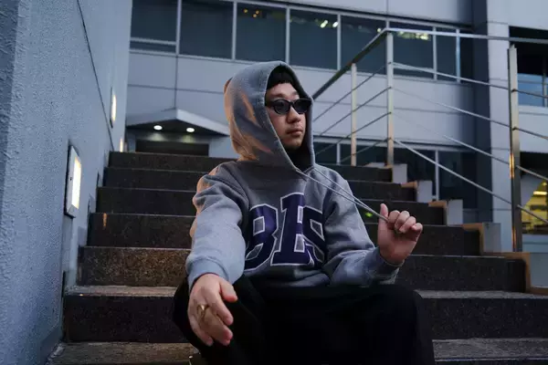 「I-DeAとのミックス『BES ILL LOUNGE Part 3』も話題のBESのパーカーが完全限定生産で販売決定！BIM、I-DeAが担当するルックも公開」の画像