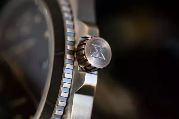 「エドックスの60’sテイスト・レトロダイバーズウォッチ「NORTH SEA」から新モデルが発売！世界320本限定モデルも登場」の画像