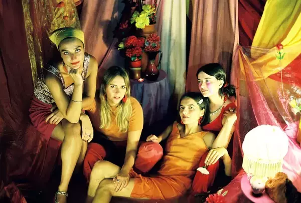 「Goat Girlのニューアルバム『On All Fours』が本日発売！バンド参加の世界同時試聴会＆ヴァーチャル・インストア・ライブの開催が決定」の画像