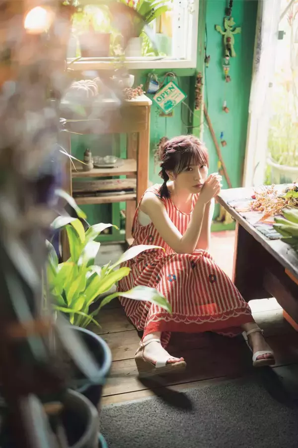 「初のランジェリーカットも披露するまねきケチャ・宮内凛の1st写真集が発売決定！透き通ったセクシーボディを披露」の画像