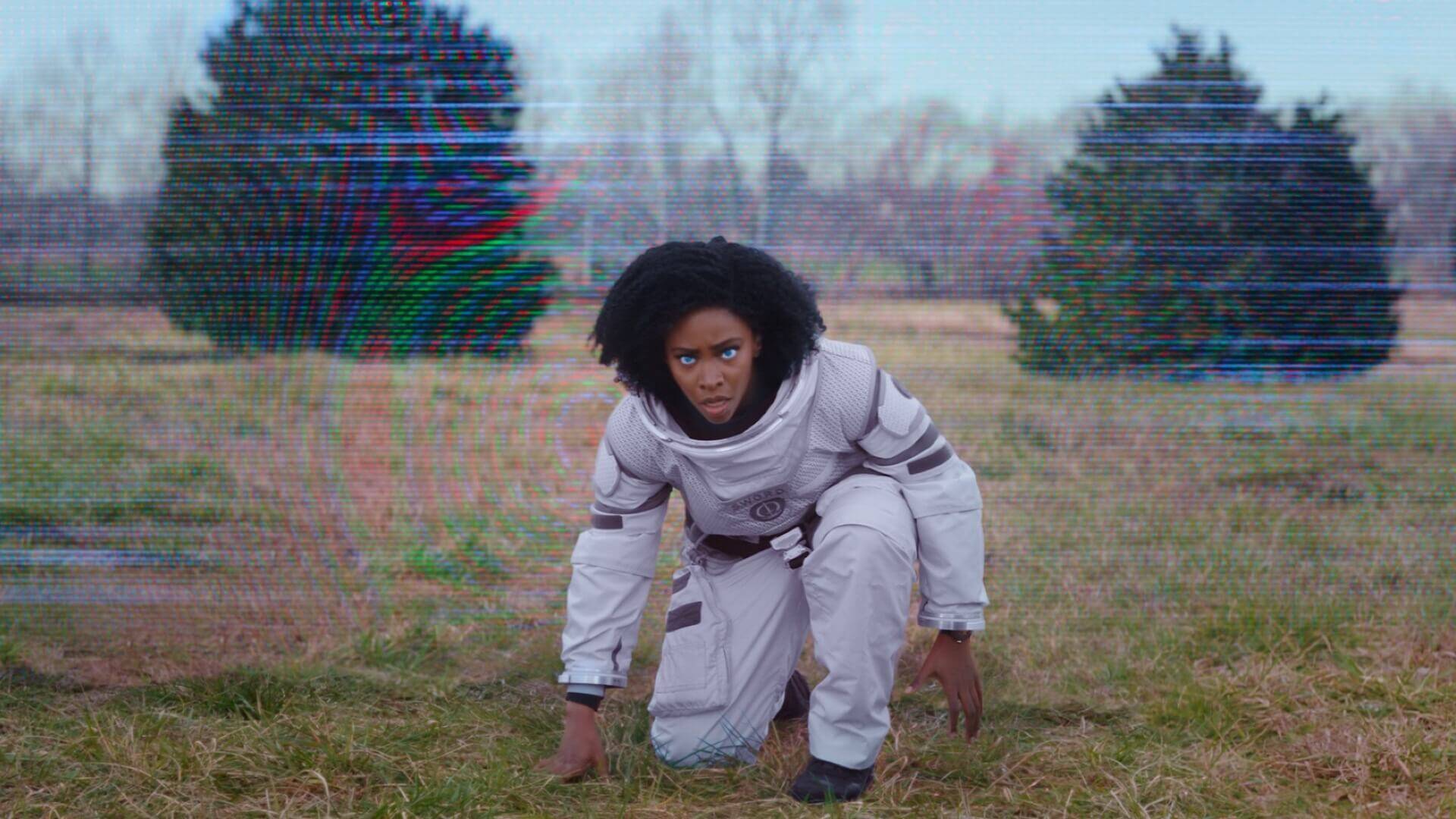 マーベル・スタジオ『ワンダヴィジョン』第7話で次なるヒーロー誕生か！？新場面写真が公開