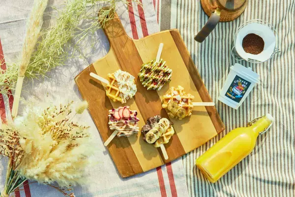 「代官山のコーヒーショップ「PELLS」が原宿で新業態「PELLS Flavor car」をスタート！グルテンフリーのブラウニー、ワッフルポップなど販売」の画像