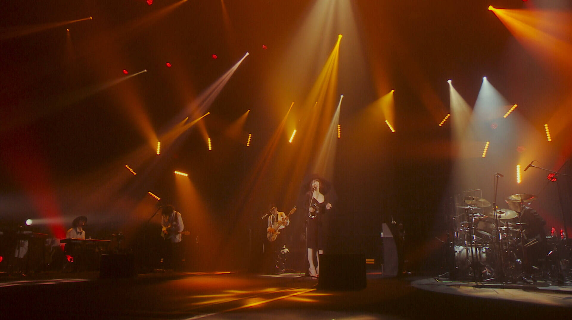 東京事変の実演映像作品『２Ｏ２Ｏ.７.２４閏vision特番ニュースフラッシュ』からライブクリップ5タイトルが解禁！