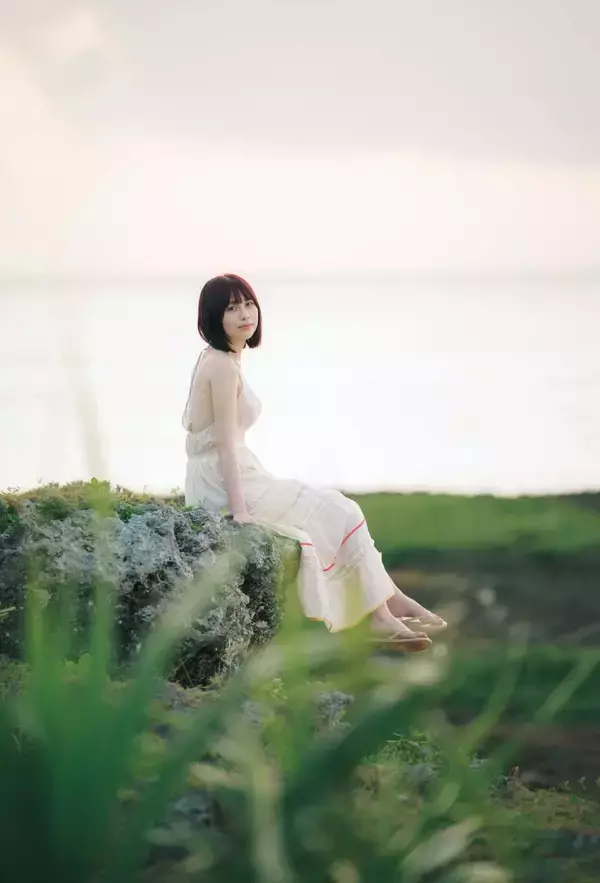 「美しすぎるまねきケチャ宮内凛の1st写真集『凛と』が本日発売！入浴中の美乳を大胆披露」の画像