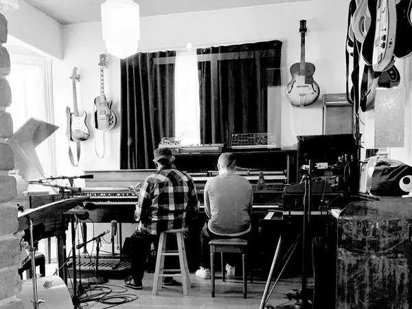 「Floating PointsとPharoah Sandersによる新アルバム『Promises』がデヴィッド・バーン主宰〈Luaka Bop〉から本日リリース！」の画像