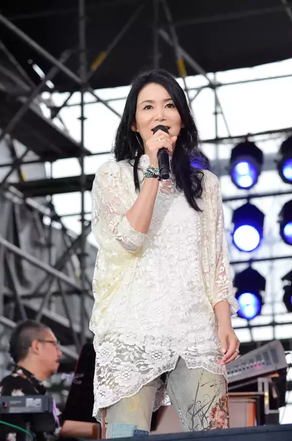 「未公開映像含む竹内まりやのライブ映像配信＜LIVE Turntable Plus＞が実施決定！」の画像