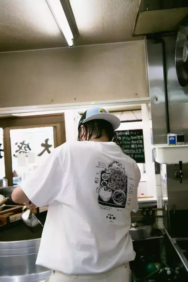 「ZEN-LA-ROCKのブランド・NEMESと大盛軒がコラボ！3000円以上購入でオリジナルステッカーも」の画像