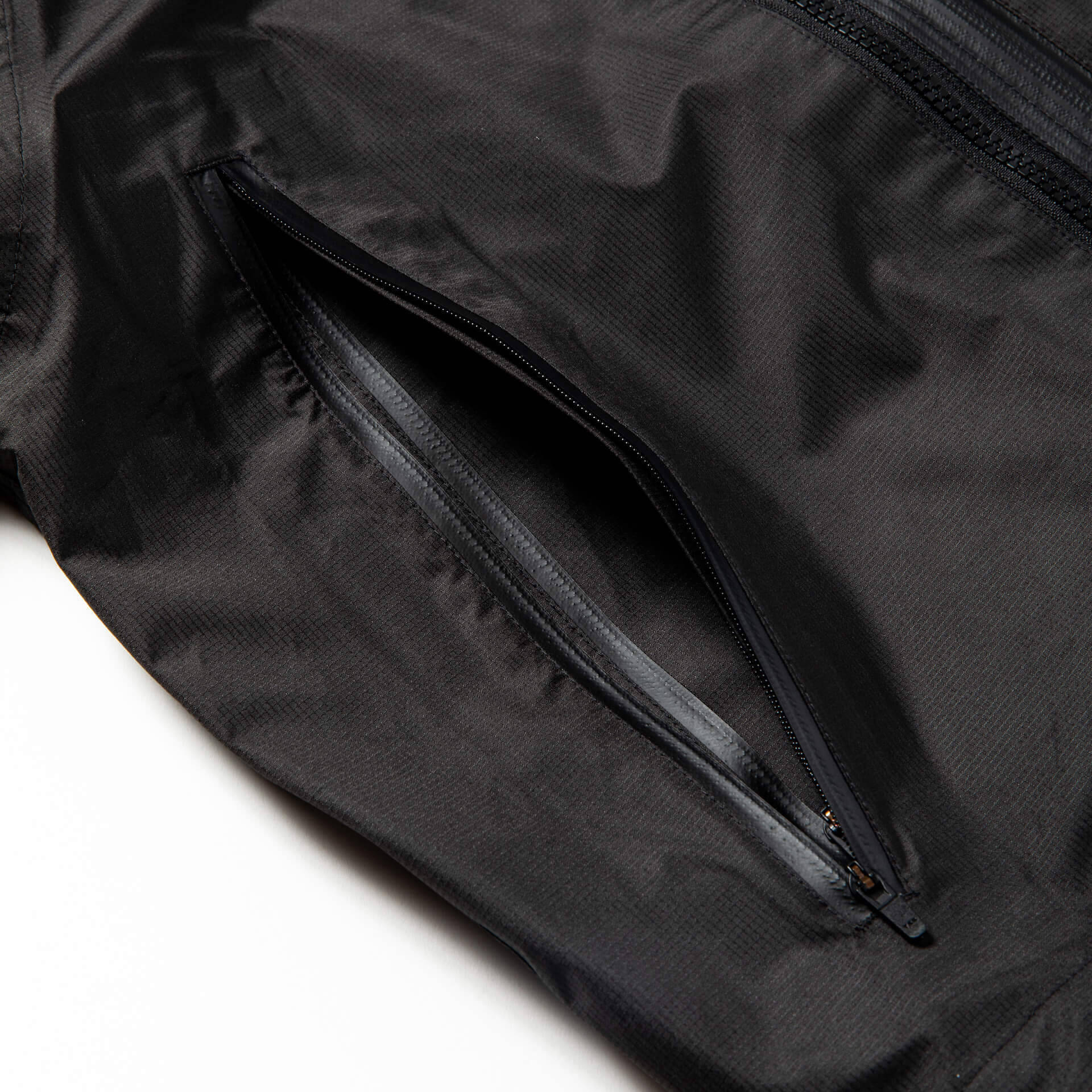 meanswhileよりエアサーキュレーションシステム搭載の電動ファン付きウェアが再登場！