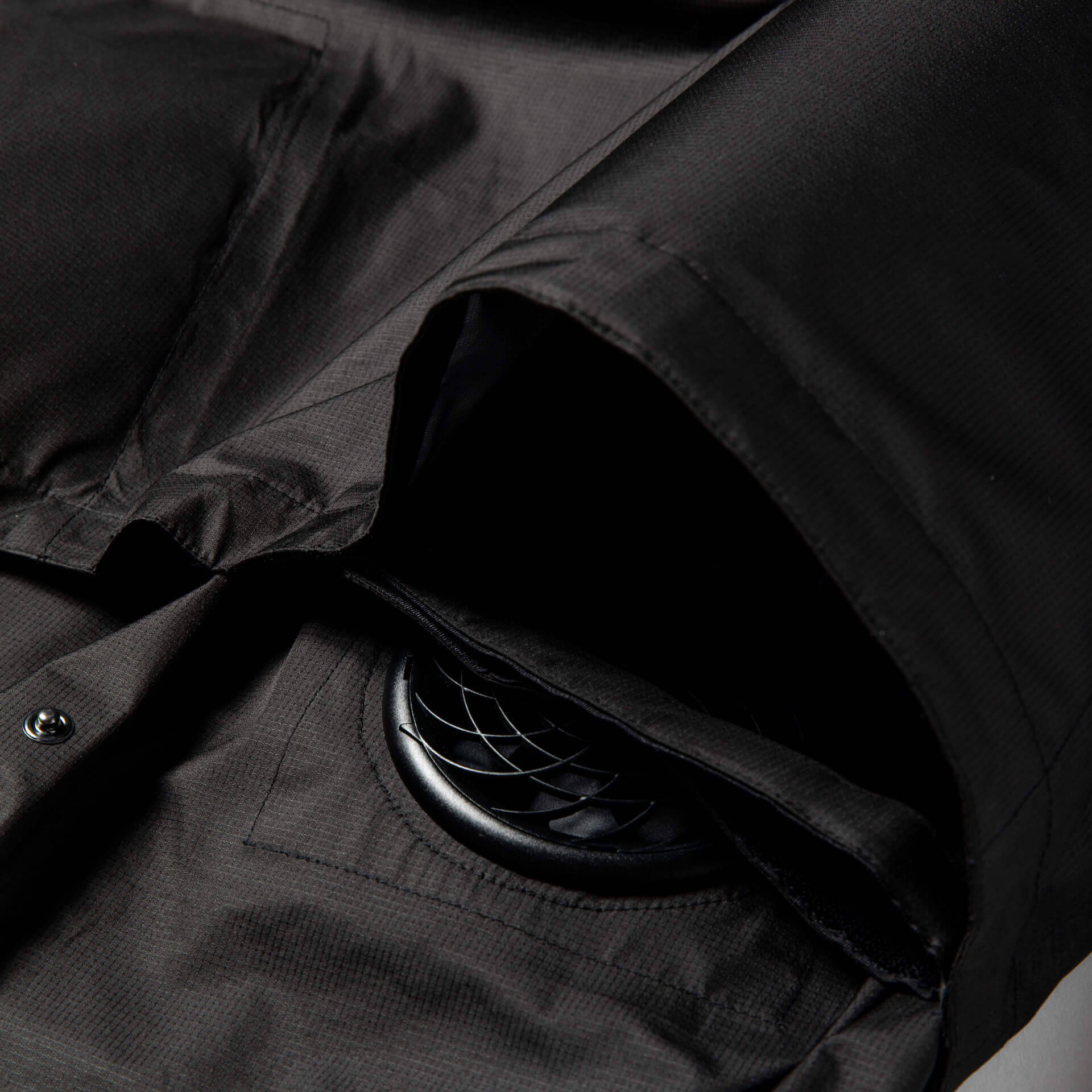 meanswhileよりエアサーキュレーションシステム搭載の電動ファン付きウェアが再登場！