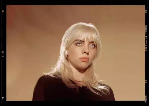 「Billie Eilishがすべてをさらけ出す『ビリー・アイリッシュ： 世界は少しぼやけている』のムビチケが本日発売スタート！新トレイラーも解禁」の画像