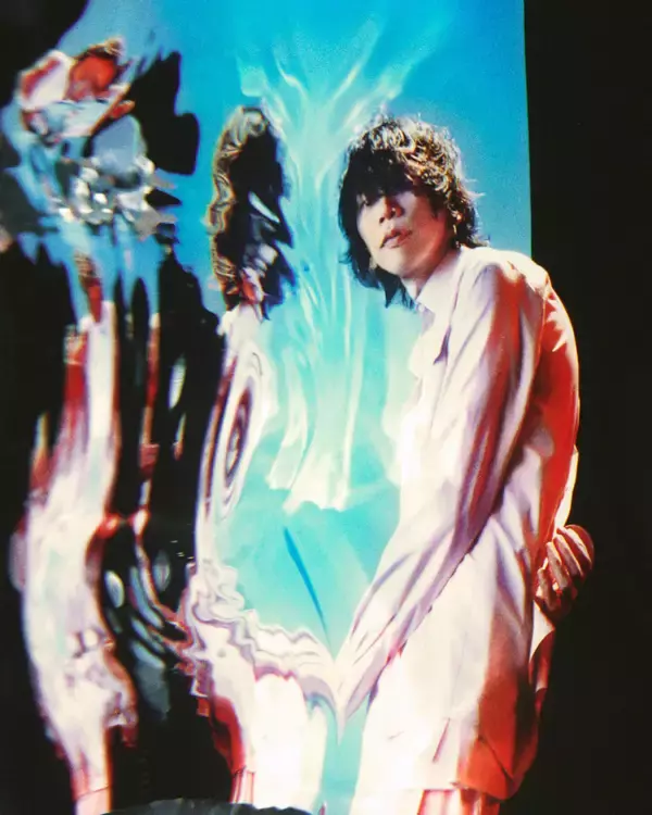 「米津玄師“Pale Blue”のミュージックビデオが解禁！共演に菅原小春、監督は山田智和」の画像