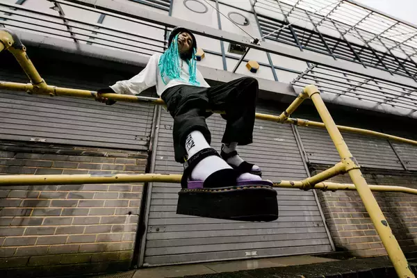 Dr.MartensとX-girlが2度目のコラボコレクションを発表！定番厚底 