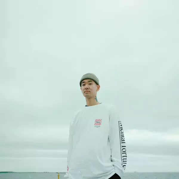 「KMによる待望の2ndアルバム『EVERYTHING INSIDE』が本日リリース！（sic）boy、LEX、SPARTA、NTsKiなどが参加」の画像