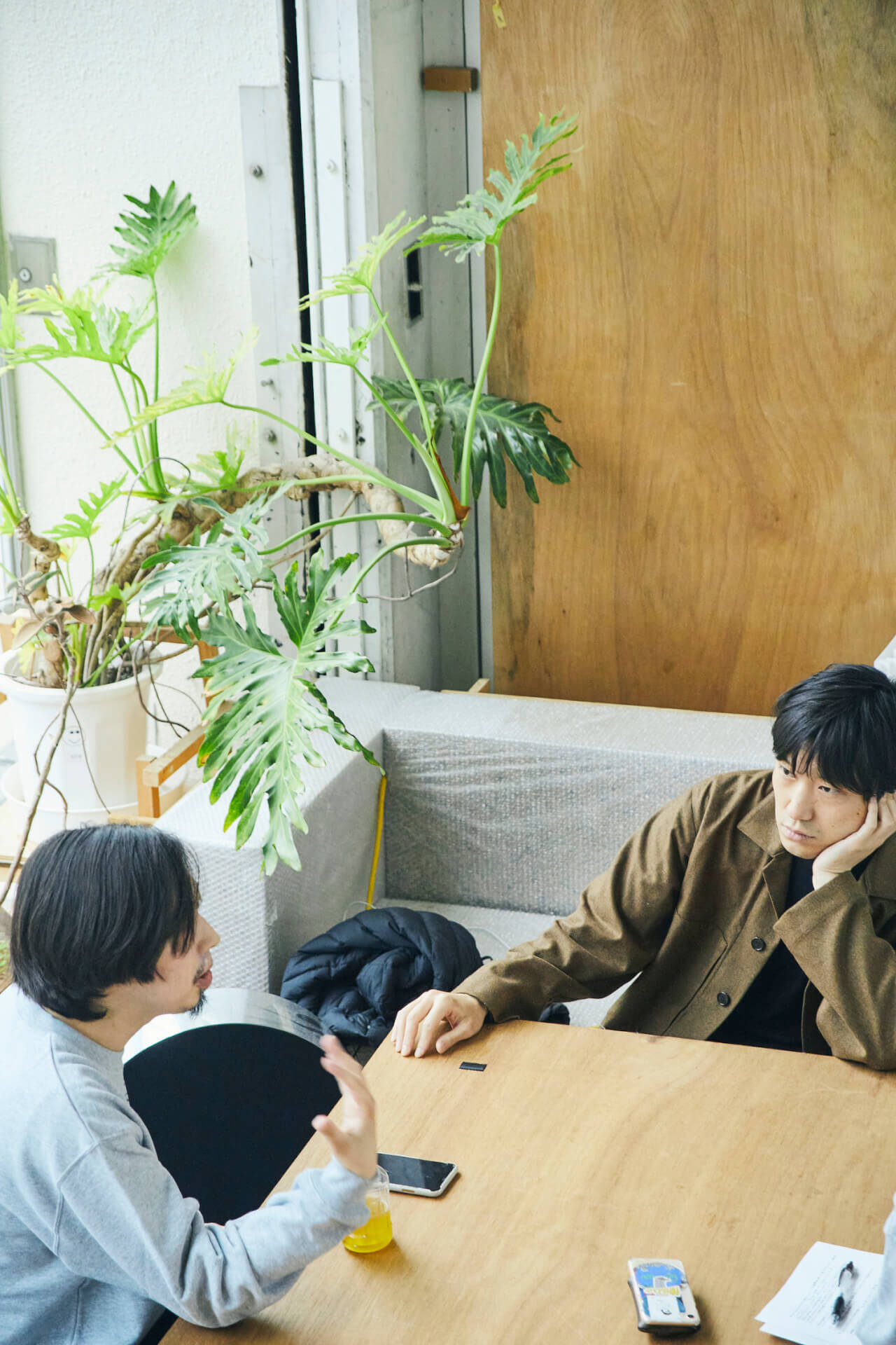 映像作家・河合宏樹 × 音楽家・蓮沼執太｜『True Colors FASHION』で「当事者」と向き合った先にある気づき