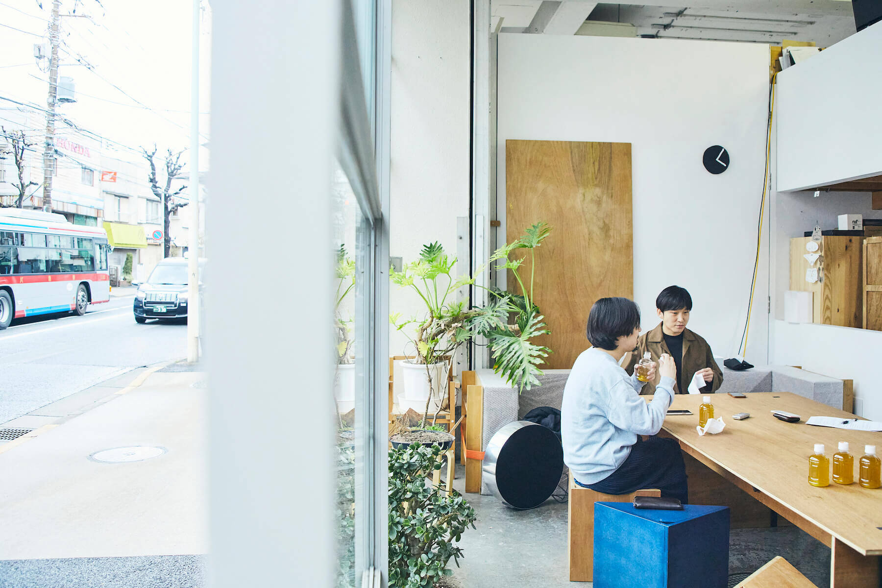 映像作家・河合宏樹 × 音楽家・蓮沼執太｜『True Colors FASHION』で「当事者」と向き合った先にある気づき