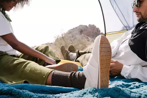 「Tevaからかかとを踏んで履けるスリッポンシューズ「RE EMBER MOC 2」が発売！ユニセックス＆キッズサイズで登場」の画像