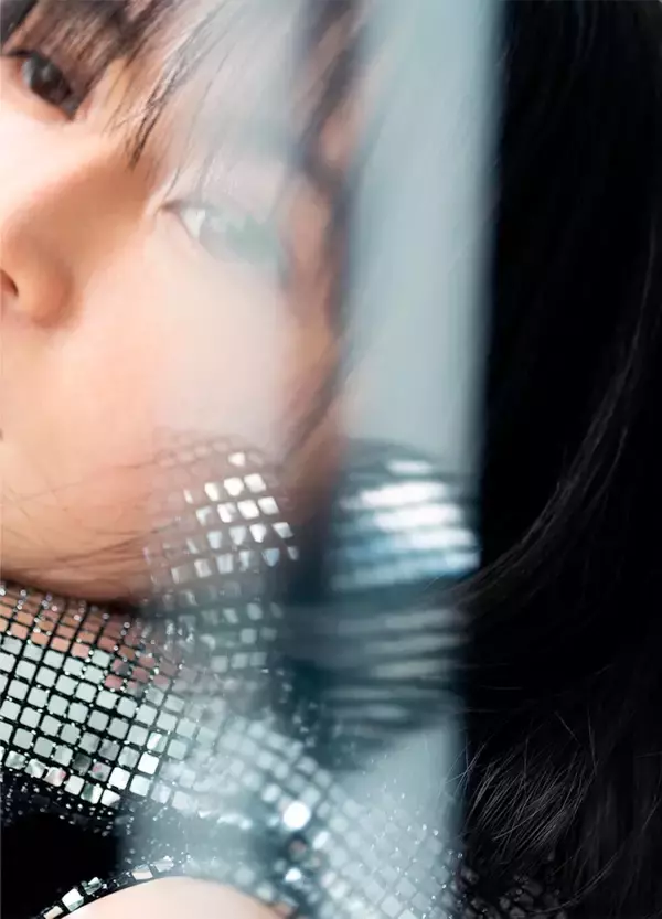 「長澤まさみの妖麗な魅力が詰まった写真集『ビューティフルマインド』が発売前に重版決定！累計3万部を突破」の画像