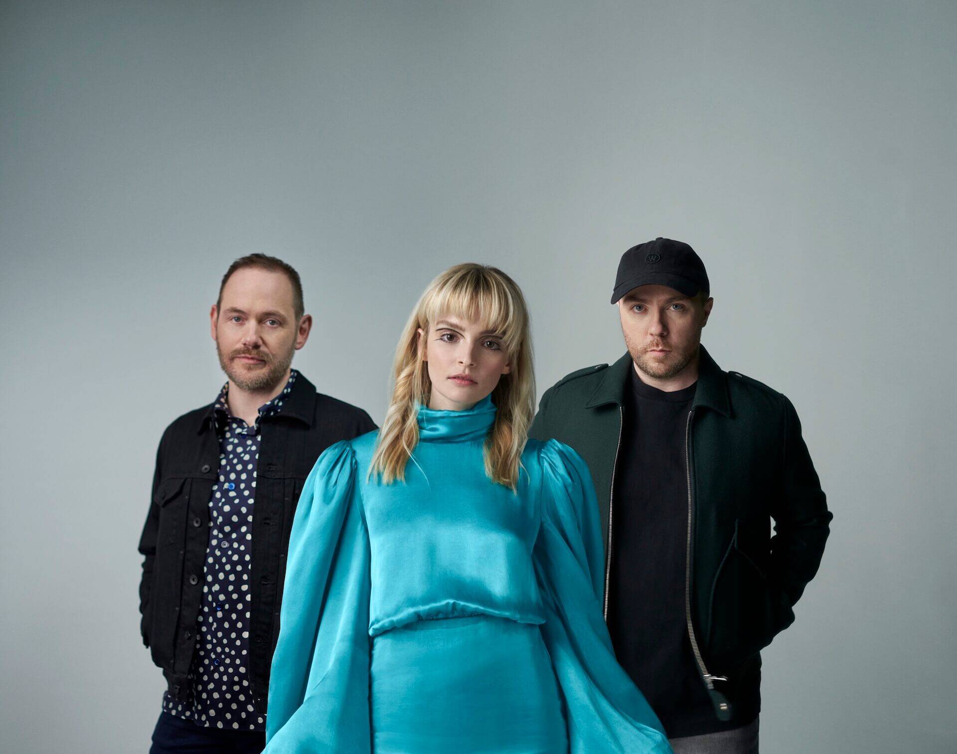 CHVRCHESの最新アルバム収録曲“Good Girls”をホラー映画の巨匠ジョン・カーペンターがリミックス！