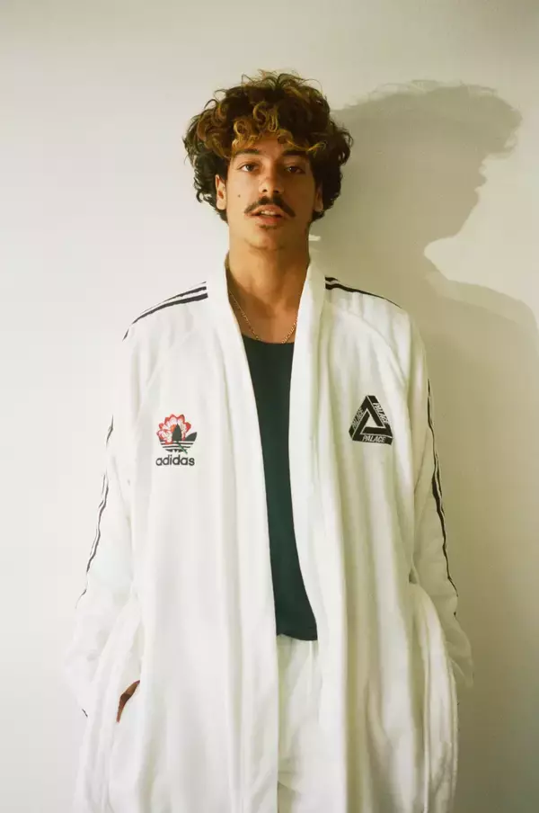 「「Wellness」をテーマにしたadidasとPALACEの新コラボコレクションが登場！サンハット、バスローブ、ヨガマットなど発売へ」の画像