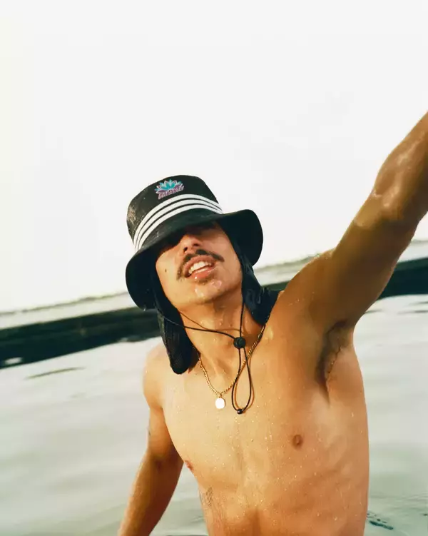 「「Wellness」をテーマにしたadidasとPALACEの新コラボコレクションが登場！サンハット、バスローブ、ヨガマットなど発売へ」の画像