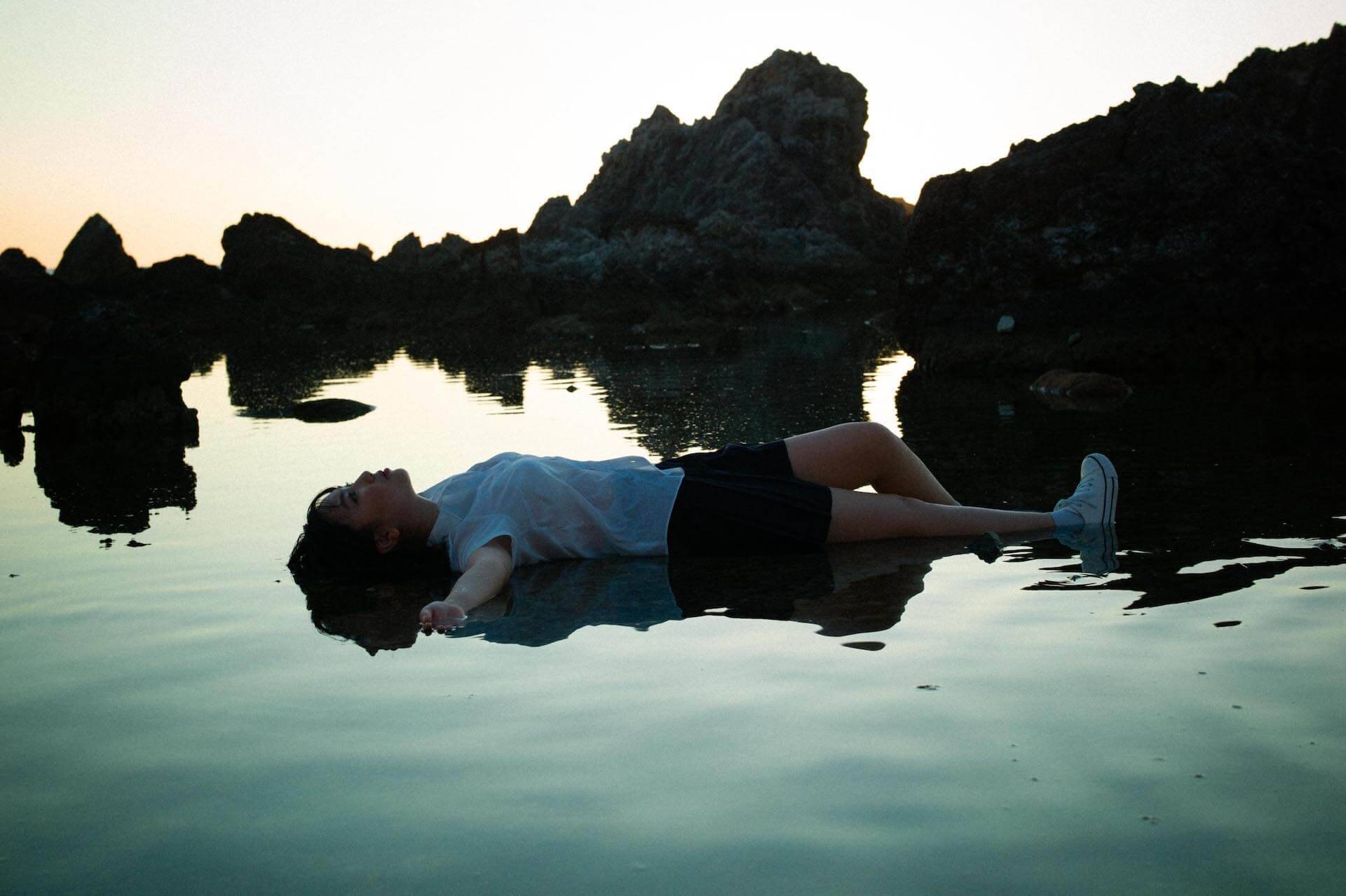 沢口愛華のセクシー美ボディ＆キュートな笑顔が炸裂！映像＆スチールを収録した『1st DVD＆PHOTOBOOK』が発売決定