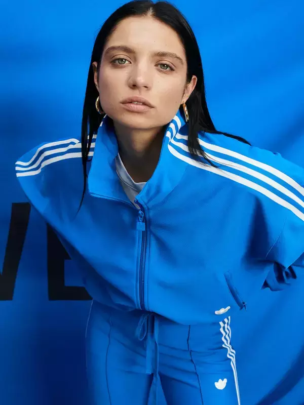 「adidas Originalsから最高峰の新作アパレルコレクション「Blue Version」が登場！DUCKWRTHを起用したルックも公開」の画像