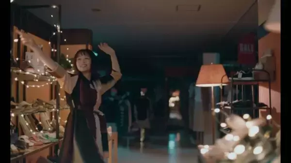 「yurinasiaが清野菜名演じるマネキン・真希のダンス振付を担当！資生堂「マキアージュ」ショートフィルム公開」の画像