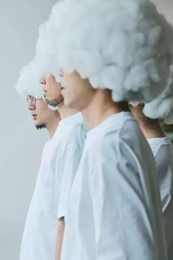 「アジカンのドラマー伊地知潔率いるインストバンドPHONO TONESが最新シングル“Jack Russell”をリリース！ジャック・ラッセル・テリアがたくさん登場するMVも公開」の画像