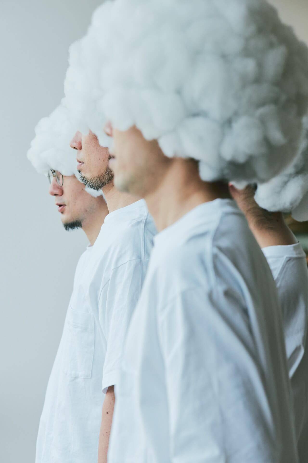 アジカンのドラマー伊地知潔率いるインストバンドPHONO TONESが最新シングル“Jack Russell”をリリース！ジャック・ラッセル・テリアがたくさん登場するMVも公開