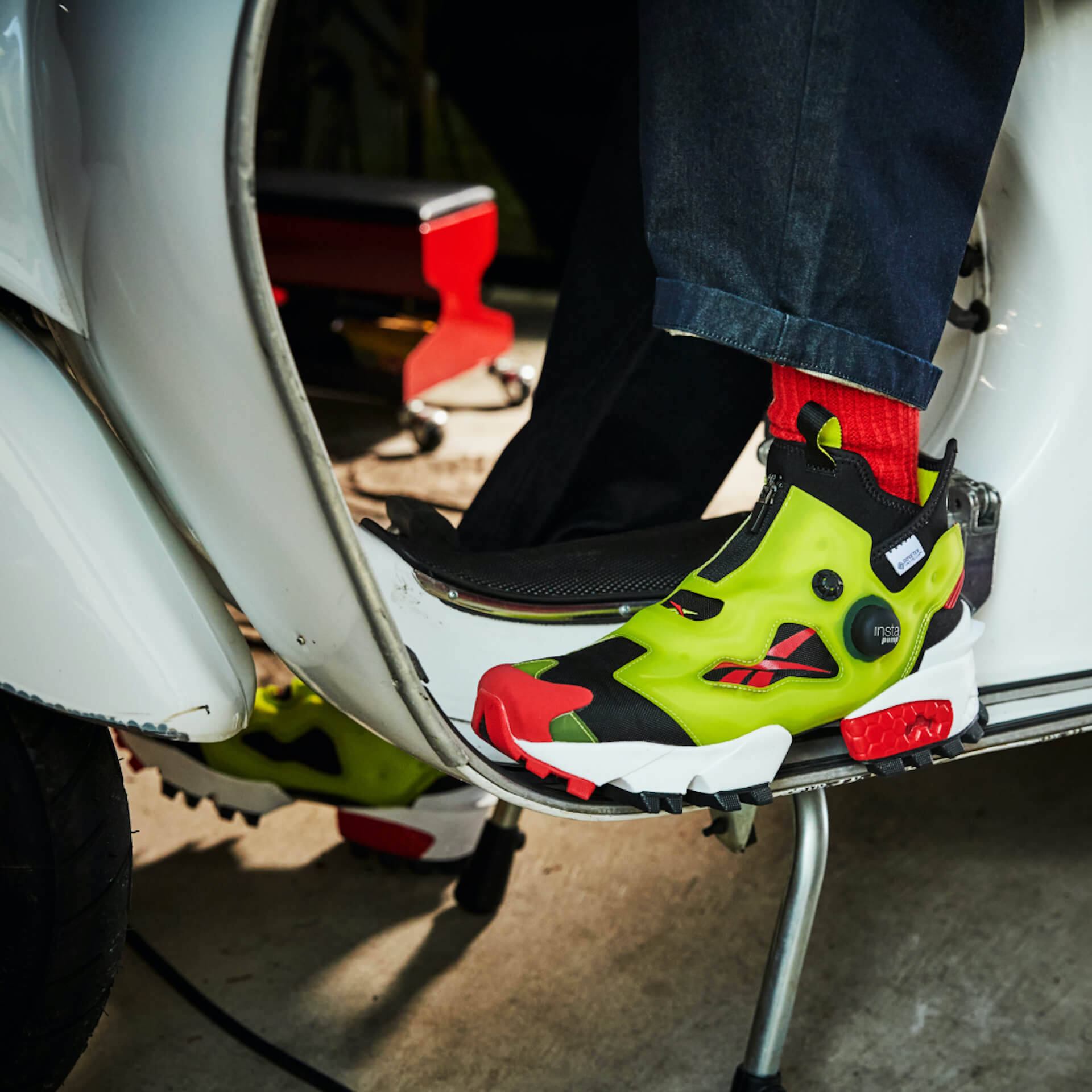 リーボックを代表する「インスタポンプフューリー」からブーツスタイルの「INSTAPUMP FURY X GTX」が登場！