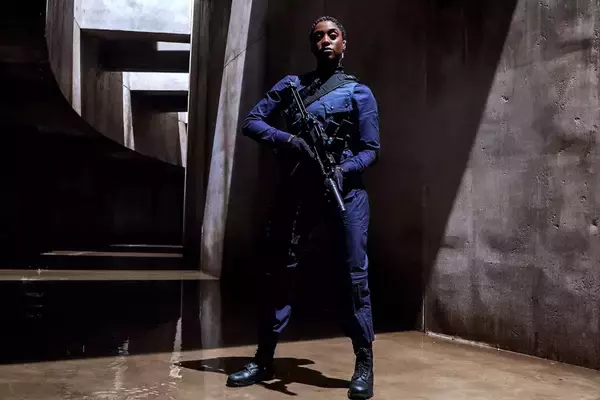 「ラシャーナ・リンチ＆アナ・デ・アルマスの華麗なアクションに迫る！『007／ノー・タイム・トゥ・ダイ』インタビュー映像が解禁」の画像