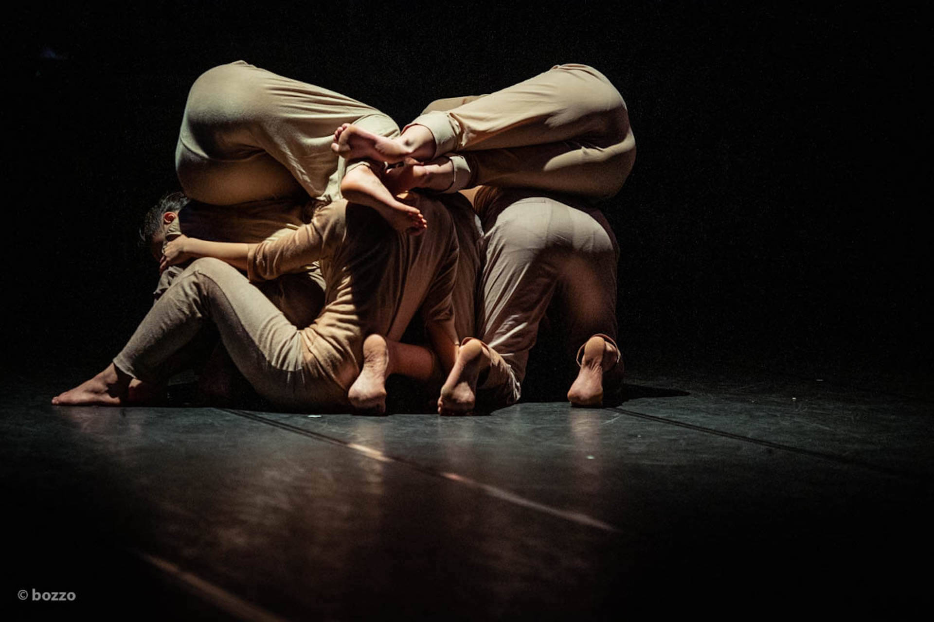 アジカン後藤正文による音楽も話題の三東瑠璃公演『MeMe』がAmazon Videoにて配信開始！予告編も公開