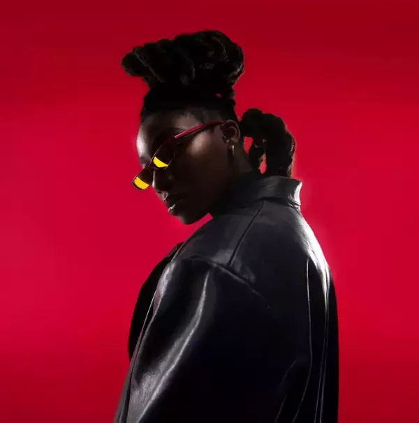 「Little Simzが新作『Sometimes I Might Be Introvert』より“I Love You, I Hate You”のMVを公開！」の画像