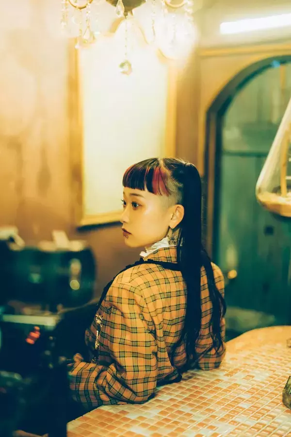 「同世代のクリエイターと一緒に新しい『水曜日のカンパネラ』を作っていきたい──2代目・詩羽が00年代生まれの映像監督・マイに新曲を託した理由」の画像