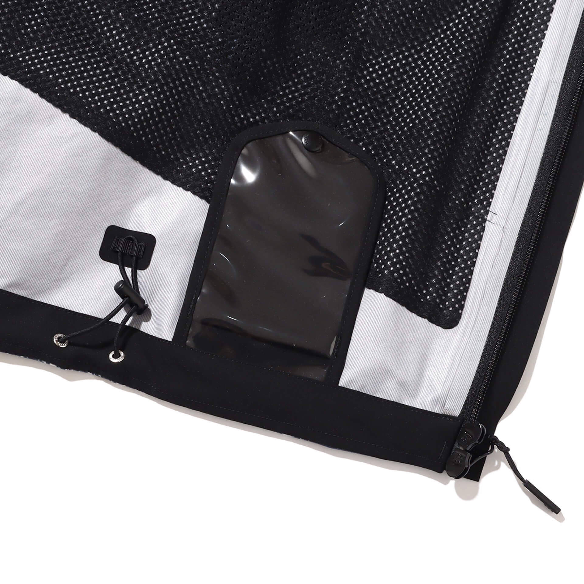 atmosとDESCENTEからシェルジャケットと水沢ダウンの別注モデルが登場！Jin Doggをモデルに起用