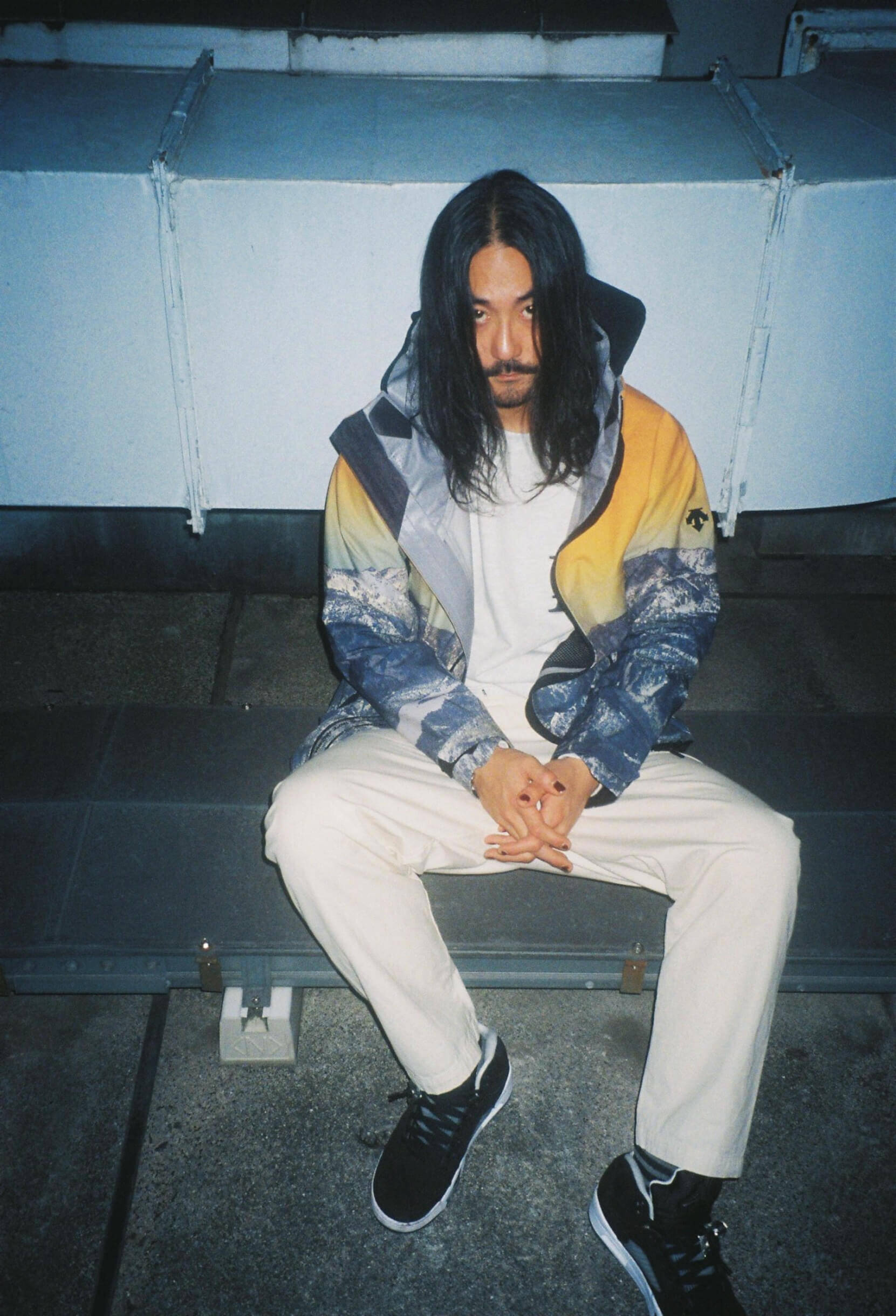 atmosとDESCENTEからシェルジャケットと水沢ダウンの別注モデルが登場！Jin Doggをモデルに起用